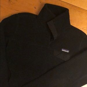 Women’s Medium Black Patagonia Pullover